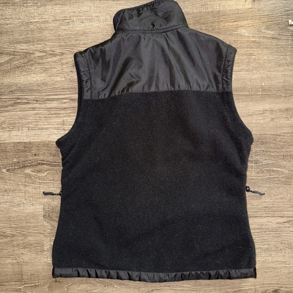 Snozu Woman Black Fleece Vest Sm  Zipper /Pockets - Picture 2 of 2